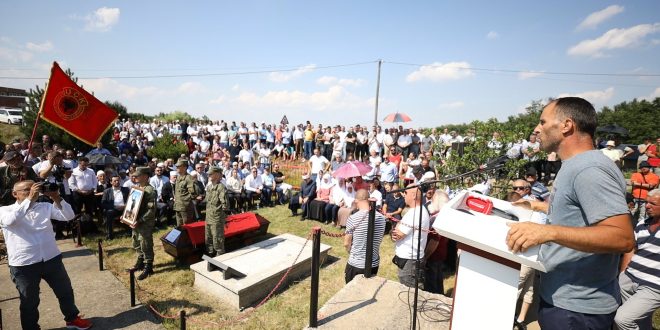 Me ceremoni ushtarake rivarroset në Lubavec të Drenicës dëshmori i kombit, Remzi Maksuti