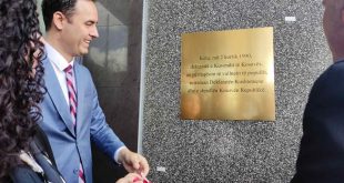 Në 31-vjetorin e Deklaratës Kushtetuese të 2 Korrikut, në Kuvendin e Kosovës vendoset pllakë një përkujtimore
