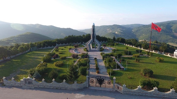 Rufki Suma  29 Gushti  Dita e Dëshmorëve të Hanit të Elezit
