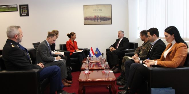 Ministri Berisha priti në takim ambasadoren holandeze, Willems