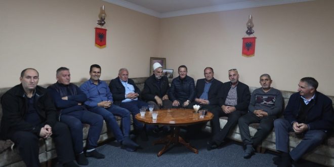 Kandidati i PDK-së për kryetar të Vushtrrisë, Ferit Idrizi, mori përkrahje nga Ali Jonuzi i Lëvizjes Vetëvendosje