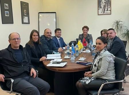 Sot, drejtuesit e lartë të Postës së Kosovës,  pritën në takim përfaqësuesit e aksionarit nga Ministria e Ekonomisë...