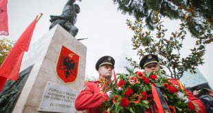 Kryetari i Bashkisë së Tiranës, Erion Veliaj ka uruar 77-vjetorin e Çlirimit të Tiranës nga partizanët shqiptarë
