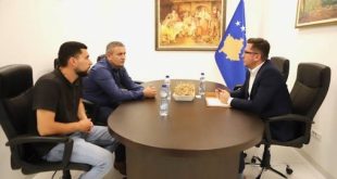 Ministri i Bujqësisë, Besian Musatafa ka takuar kryetarin e Unionit të Fermerëve të Kosovës, Amir Keqmezi