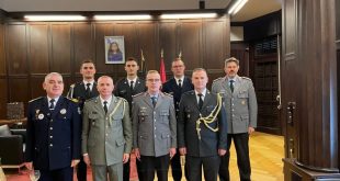 Në Ambasadën e Kosovës në Berlin u mbajt ceremonia e diplomimit për dy kadetët e FSK-së që kanë përfunduar Akademinë