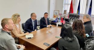 Ekrem Kastrati sot u takua dhe bisedoi me drejtorin e Preda Plus Kosova Valentin Hoxha