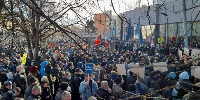 RKL: Sot në Prishtinë u mbajt një protestë e fuqishme popullore e organizuar nga PSD-ja dhe e përkrahur nga shumë qytetarë