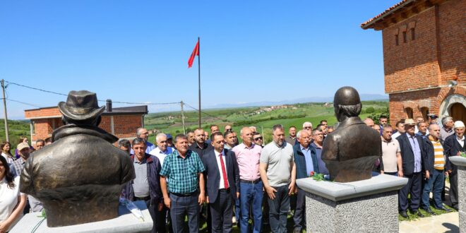 Në 41-vjetorin e rënies, komuna e Skënderajt ka përkujtuar heronjtë e vitit 1981, Tahir Meha dhe Nebih Meha