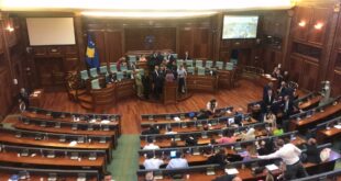 Kryetari i Kuvendit, Glauk Konjufca, ka mbyllur seancën e sotme parlamentare, pas disa përplasjeve pozitë- opozitë