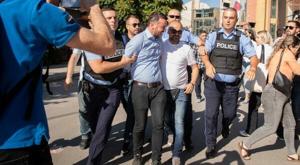Policia e Kosovës ka arrestuar kryetarin e PSD-së, Dardan Molliqaj si dhe aktivistët: Frashër Krasniqi e Zgjim Hyseni