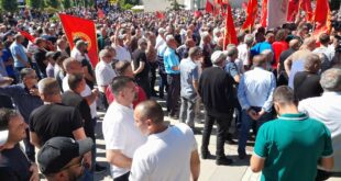 Ka përfunduar protesta e veteranëve të UÇK-së para Kuvendit të Kosovës, pasi që është arritur kërkesa e për ndërprerjen e seancës