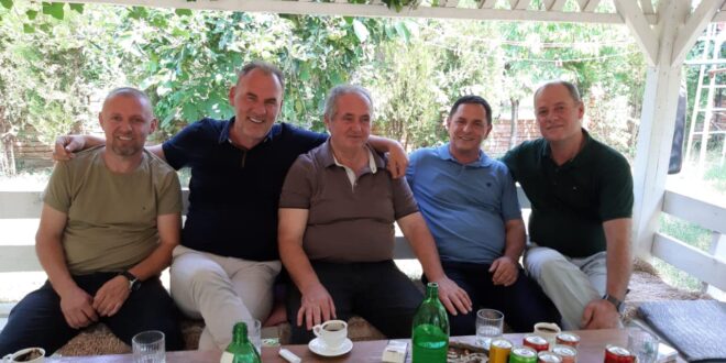 Fatmir Limaj, ka qëndruar për një vizitë në familjen e eprorit të Ushtrisë Çlirimtare të Kosovës gjatë luftës, Rexhep Selimi