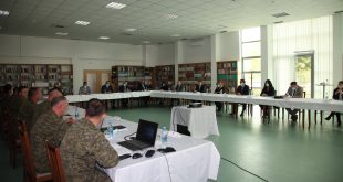 Komisionet parlamentare për Siguri dhe për Buxhet e Transfere vizituan Shtabin e Përgjithshëm të FSK-së