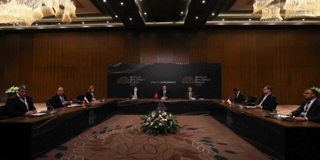Në Zyrën Presidenciale, në Stamboll, përfundoi takimi i ditës së parë të negociatave, mes delegacioneve të Ukrainës e Rusisë