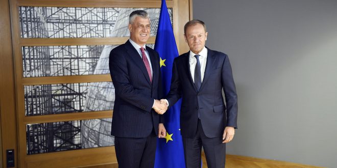 Kryetari i Kosovës, Hashim Thaçi, ka biseduar me presidentin e Këshillit Evropian, Donald Tusk