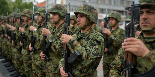 RKL: Cili është mesazhi i Serbisë dërguar Kosovës me vringëllimin e armëve në bazën ushtarake të Nishit?
