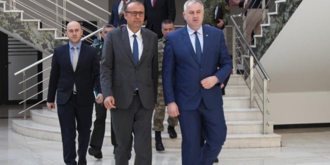 Ministri Rrustem Berisha priti sot ambasadorin e Turqisë në Kosovë z. Ҫagri Sakar