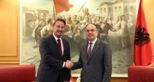 Kryetari i Shqipërisë Bajram Begaj priti në një takim kryeministrin e Luksemburgut, Ksavier Bettel