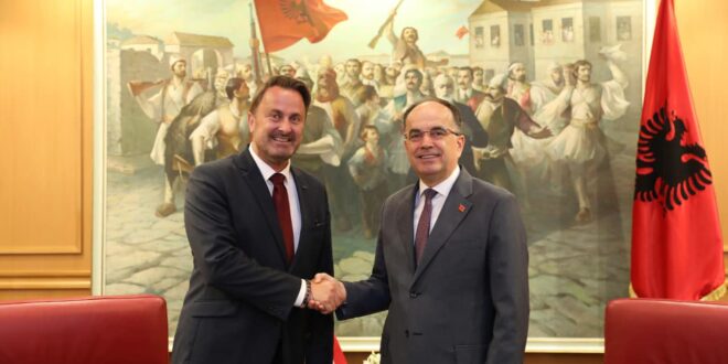 Kryetari i Shqipërisë Bajram Begaj priti në një takim kryeministrin e Luksemburgut, Ksavier Bettel