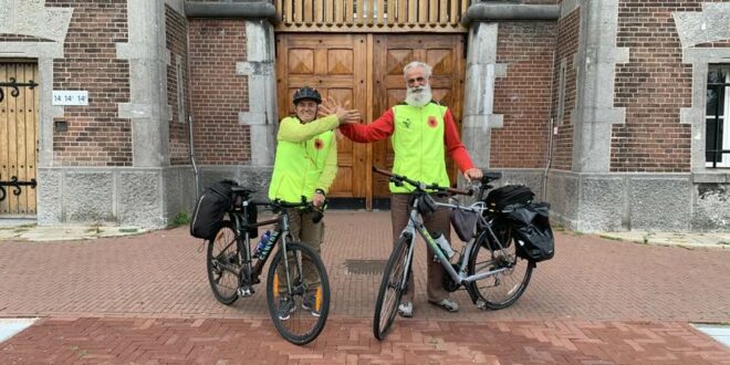 Blerim Peja dhe Ibrahim Shabin kanë udhëtuar me biçikleta 20 ditë rrugëtim nga Kosova në Hagë për të vizituar çlirimtarët