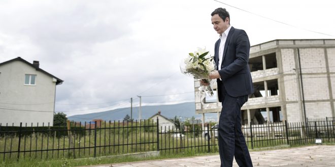 Albin Kurti: Kosova duhet ta padisë Serbinë për gjenocidin e kryer para 22 viteve