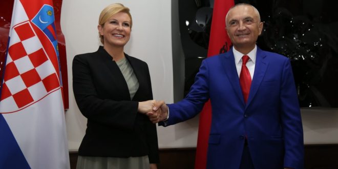 Kryetarja, Kolinda Grabar-Kitaroviq, falënderoi popullin shqiptar për ndihmën në çlirimin e Kroacisë