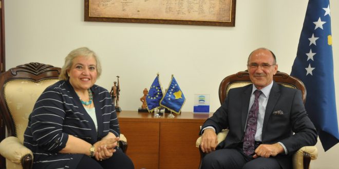 Ministri Gashi, priti sot në takim njoftues shefen e misionit të EULEX-it në Kosovë, Alexandra Papadopoulou