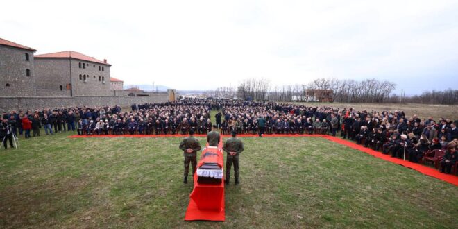 Sot iu ka dhënë lamtumira e fundit, ushtarit të  Ushtrisë Çlirimtare të Kosovës, veteranit, Agron Haradinaj