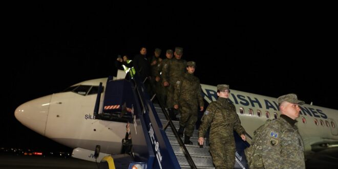 Pjesëtarë të FSK-së dje janë kthyer nga Turqia ku kanë ndihmuar në operacionet e kërkim-shpëtimit