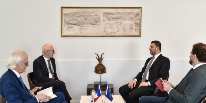 Kryetari i Partisë Demokratike të Kosovës, Memli Krasniqi, ka pritur në takim ambasadorin e Francës në Prishtinë, Olivier Guerot