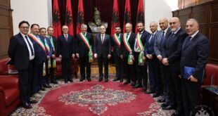 Kryetari i Shqipërisë, Bajram Begaj, priti sot një delegacion të përbërë nga kryetarë të komunave arbëreshe të Italisë
