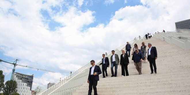 Erion Veliaj: Piramida, për pak ditë nga hapja e saj, është shndërruar në objektin më të vizituar të Tiranës