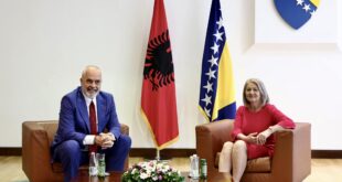 Edi Rama, kërkon që Bosnja dhe Hercegovina të lejojë lëvizjen e shtetasve të Kosovës me letërnjoftim