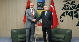 Kryeministri i Shqipërisë, Edi Rama, ka zhvilluar një takim me kryetarin e Turqisë, Rexhep Tajip Erdogan gjatë samitit të NATO-s