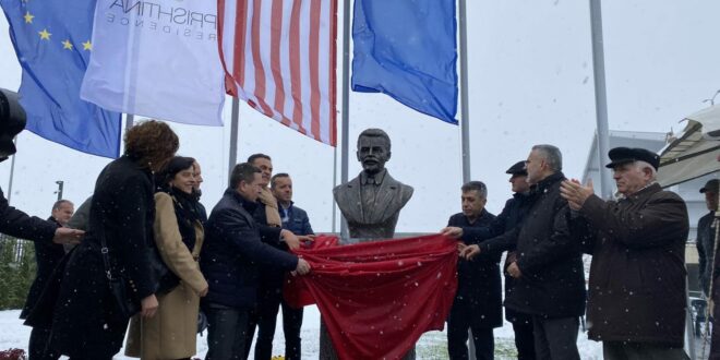 Në shënim të 150 vjetorit të lindjes e 90 vjetorit të vrasjes, sot në kryeqytetin e Kosovës u përurua busti i Hasan Prishtinës