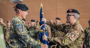 Sot me një ceremoni ushtarake, Gjenerali italian, Angelo Ristucca, ia ka dorëzuar komandën e KFOR-it, gjeneralit turk, Ozkan Ulutas