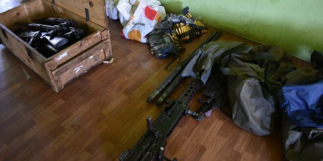 Policia e Kosovës ka arrestuar edhe dy serbë të tjerë në veri, si dhe ka konfiskuar sërish arsenal armësh