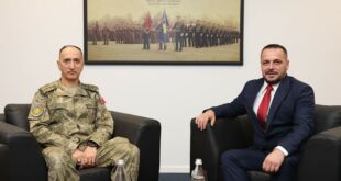 Ministri i Mbrojtjes së Kosovës, Ejup Maqedonci ka biseduar me komandantin e Kontingjentit Turk, kolonel, Sabri Gokhan Karamursel