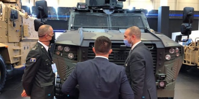 Ministria e Mbrojtjes pranon të hënën automjetet ushtarake të blinduara, donacion i Shteteve të Bashkuara