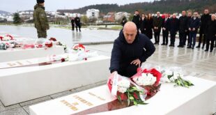 Kryetari i AAK-së, Ramush Haradinaj, ka uruar popullin shqiptar me rastin e festave të shumëfishta të 28 Nëntorit