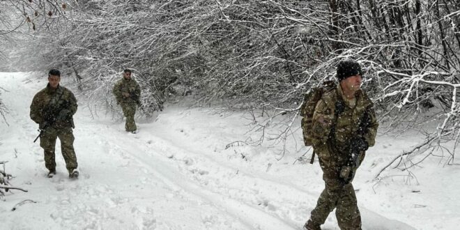 Derisa Albin Kurti alarmon se në Serbi po përgatiten sulme të reja kundër Kosovës, KFOR-i publikon foto patrullimi rutinor