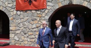 Kryetari i AAK-së, Ramush Haradinaj, uroi kryetarin e BDI-së, Ali Ahmeti për zgjedhjen e Talat Xhaferit kryeministër të Maqedonisë