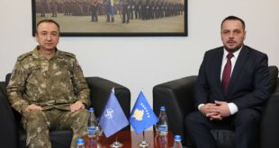 Ministri i Mbrojtjes, Ejup Maqedonci, ka pritur në takim Komandantin e KFOR-it, Ozkan Ulutash