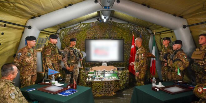 Komandanti i KFOR-it në Kosovë, gjenerali, Özkan Ulutash është takuar me personelin e KFOR-it nga Kontigjenti Turk