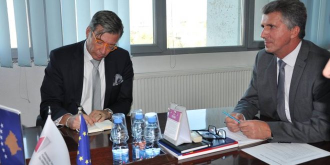 Drejtori i Përgjithshëm i ATK-së Sakip Imeri, ka pritur në takim ambasadorin e Gjermanisë në Kosovës, Christian Heldt