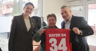 Ragip Xhaka, vizitoi OJQ-në “Rreze Jeta” në Prishtinë, ku së bashku me Floretë Zejnullahun takuan gratë dhe nënat e vyera të kësaj organizate