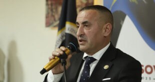 Kandidati për deputet i AAK-së, Lahi Brahimaj ka mbajtur takim elektoral me qytetarët e Gjakovës