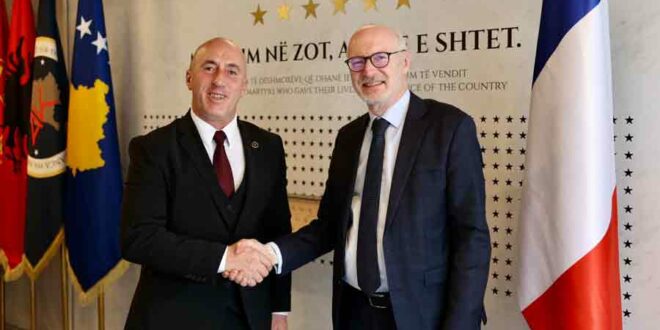 Kryetari i AAK-së, Ramush Haradinaj, ka takuar dhe ka biseduar ambasadorin e Francës në Kosovë, Olivier Guerot, për zgjedhjet e 9 shkurtit