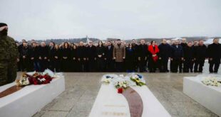 Kryetari i Partisë Demokratike të Kosovës, Memli Krasniqi me rastin e 17 vjetorit të pavarësisë ka uruar gjithë qytetarët