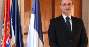 Ambasadori, Frederic Mondolini, i kërkoi falje kryetarit të Serbisë e popullit serb për jo radhitje të mirë, në Paris